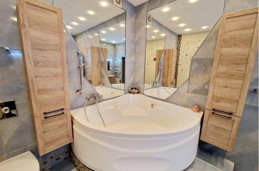 Продам квартиру, Станислава Парталы ул. , 3  ком., 118 м², авторский дизайн 