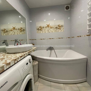 Продам квартиру, Гарибальди ул. , 2  ком., 56 м², евроремонт 