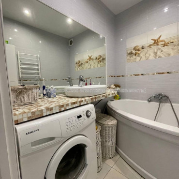 Продам квартиру, Гарибальди ул. , 2  ком., 56 м², евроремонт 