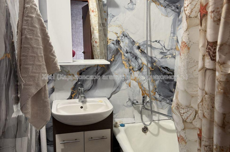 Продам квартиру, Ахсарова Энвера ул. , 2  ком., 48.90 м², евроремонт 