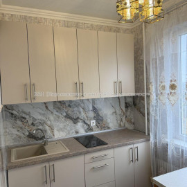 Продам квартиру, Ахсарова Энвера ул. , 2  ком., 48.90 м², евроремонт