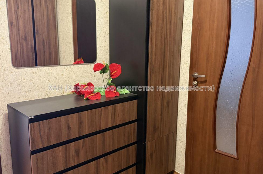 Продам квартиру, Ахсарова Энвера ул. , 2  ком., 48.90 м², евроремонт 
