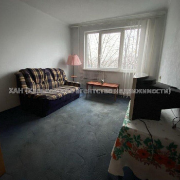 Продам квартиру, Амосова ул. , 3 кім., 65 м², советский ремонт  - фото 1 Продам квартиру, Амосова ул. , 3 кім., 65 м², советский ремонт