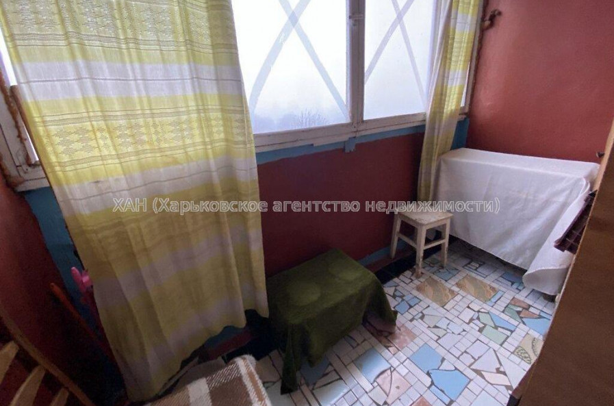 Продам квартиру, Амосова ул. , 3 кім., 65 м², советский ремонт 