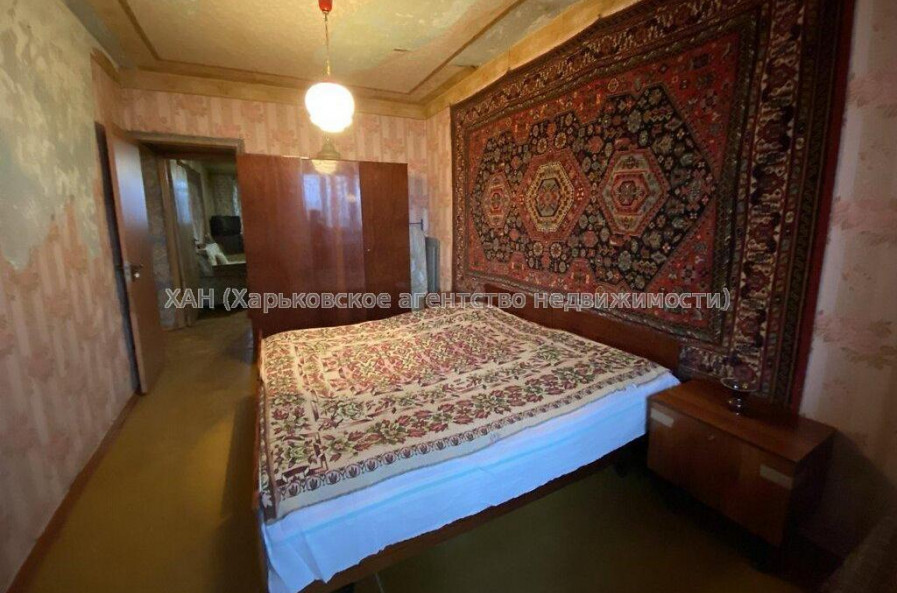 Продам квартиру, Амосова ул. , 3 кім., 65 м², советский ремонт 