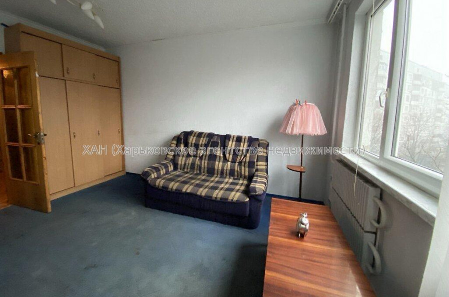 Продам квартиру, Амосова ул. , 3 кім., 65 м², советский ремонт 