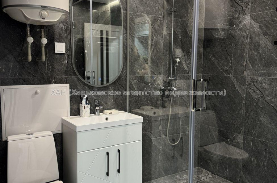 Продам квартиру, Роганская ул. , 2 кім., 48 м², евроремонт 