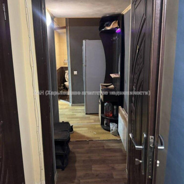 Продам квартиру, Павла Тычины ул. , 1 кім., 32 м², косметический ремонт 