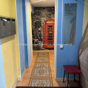 Продам квартиру, Павла Тычины ул. , 1 кім., 32 м², косметический ремонт 