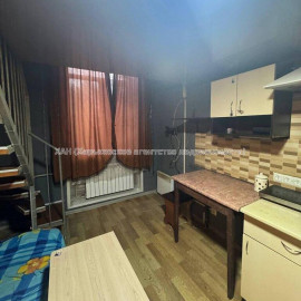Продам квартиру, Павла Тычины ул. , 1 кім., 32 м², косметический ремонт
