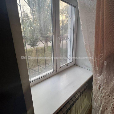 Продам квартиру, Павла Тычины ул. , 1 кім., 32 м², косметический ремонт 