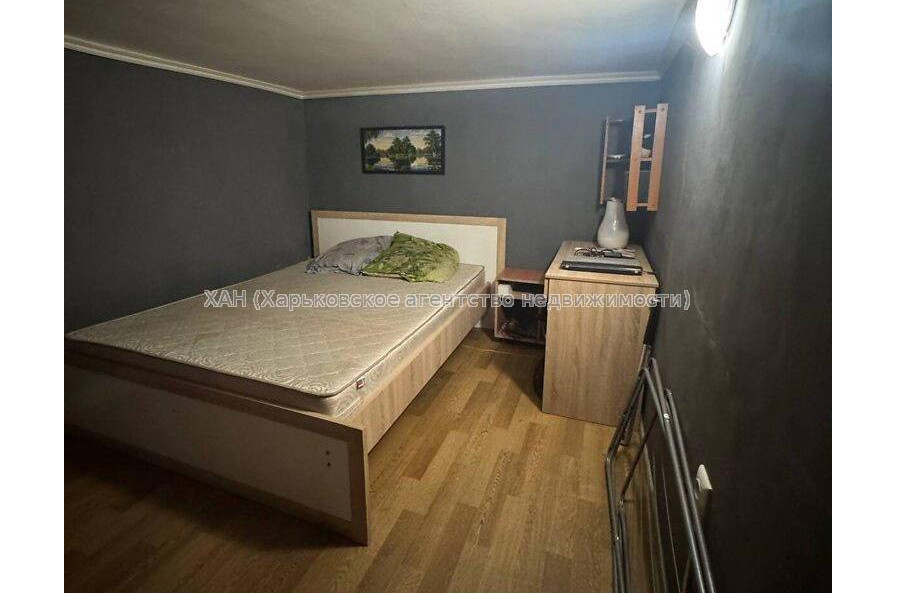 Продам квартиру, Павла Тычины ул. , 1 кім., 32 м², косметический ремонт 