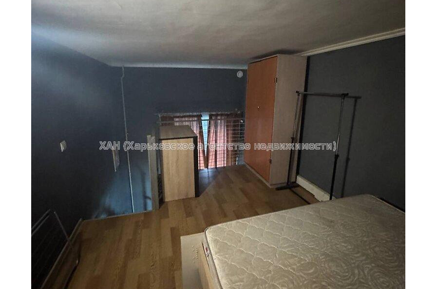 Продам квартиру, Павла Тычины ул. , 1 кім., 32 м², косметический ремонт 