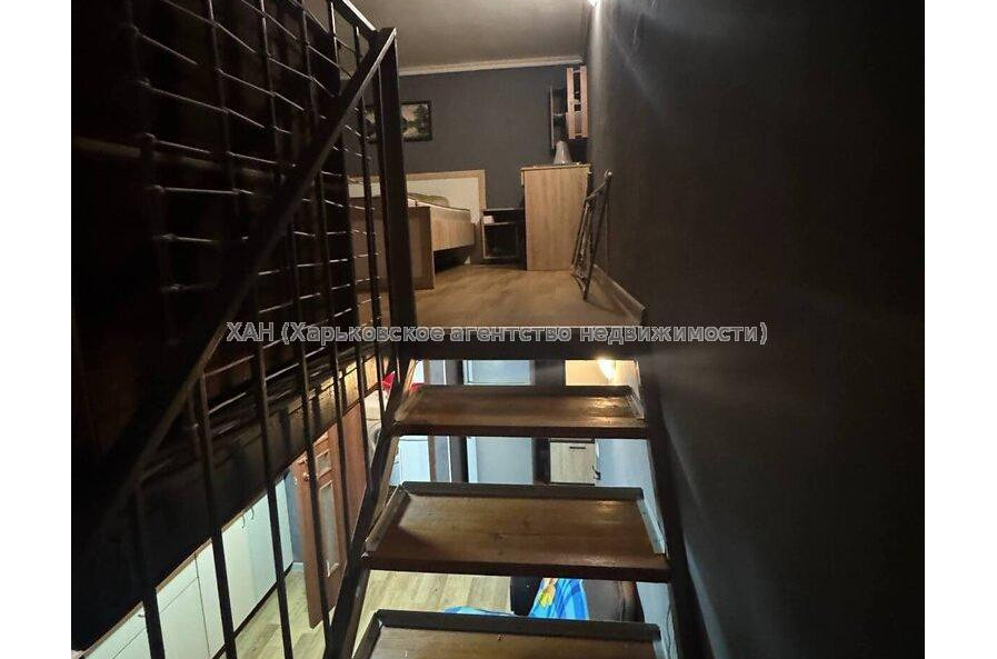 Продам квартиру, Павла Тычины ул. , 1 кім., 32 м², косметический ремонт 
