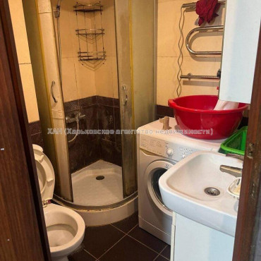 Продам квартиру, Павла Тычины ул. , 1 кім., 32 м², косметический ремонт 