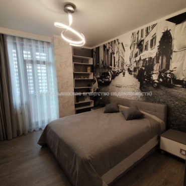 Продам квартиру, Профессорская ул. , 3  ком., 98 м², авторский дизайн 