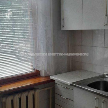 Продам квартиру, Космонавтов ул. , 2  ком., 47 м², косметический ремонт 