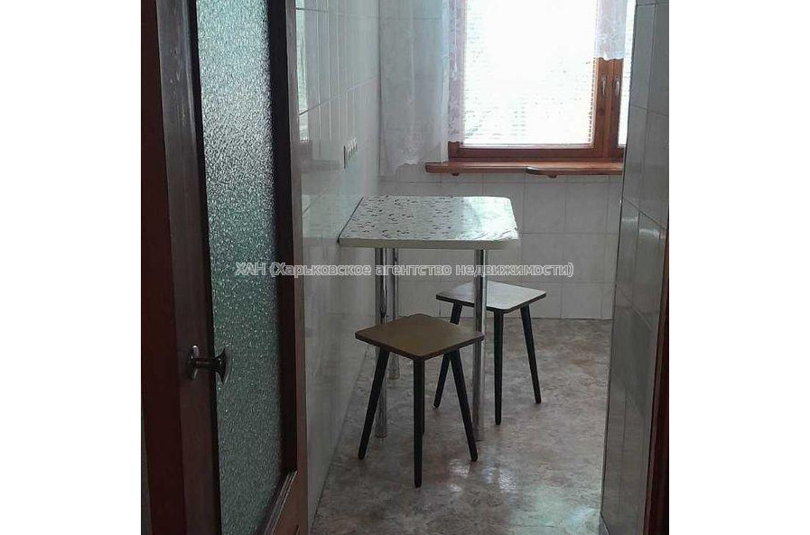 Продам квартиру, Космонавтов ул. , 2  ком., 47 м², косметический ремонт 