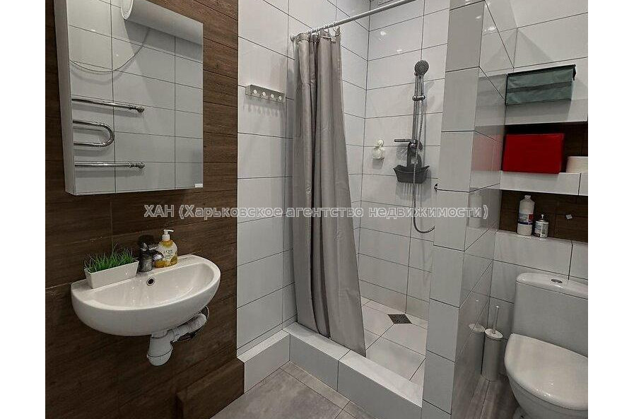 Продам квартиру, Фейербаха ул. , 2 кім., 42.90 м², капитальный ремонт 