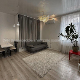 Продам квартиру, Фейербаха ул. , 2 кім., 42.90 м², капитальный ремонт