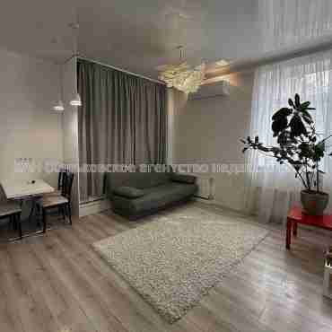 Продам квартиру, Фейербаха ул. , 2 кім., 42.90 м², капитальный ремонт 