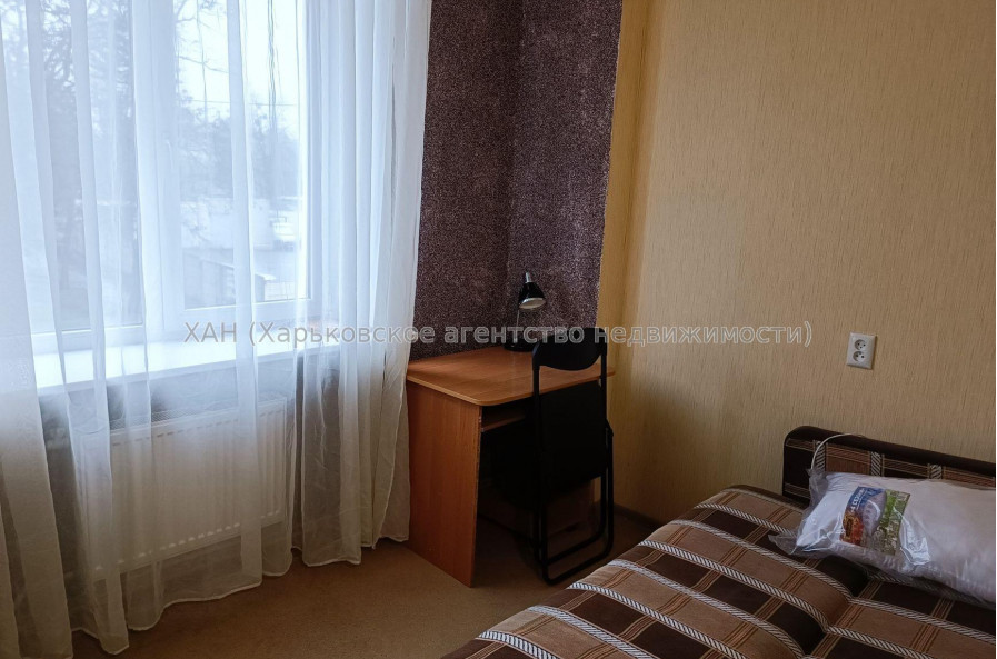 Продам квартиру, Михайлика ул. , 1 кім., 14 м², косметический ремонт 