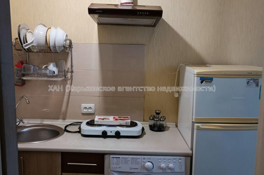 Продам квартиру, Михайлика ул. , 1 кім., 14 м², косметический ремонт 