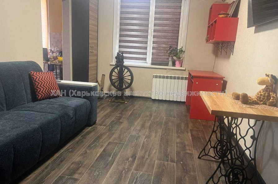 Продам квартиру, Валентиновская ул. , 3 кім., 65 м², евроремонт 