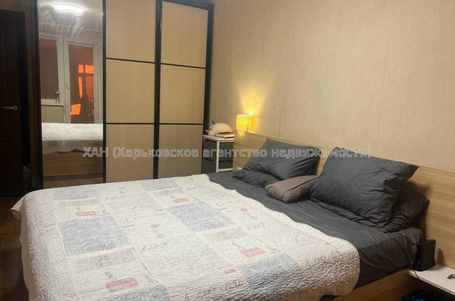 Продам квартиру, Валентиновская ул. , 3 кім., 65 м², евроремонт 