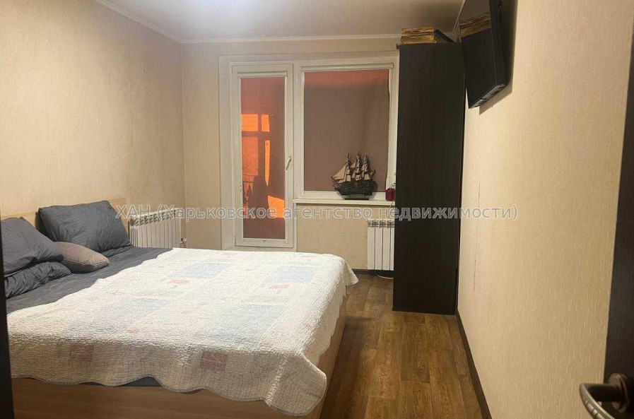 Продам квартиру, Валентиновская ул. , 3 кім., 65 м², евроремонт 