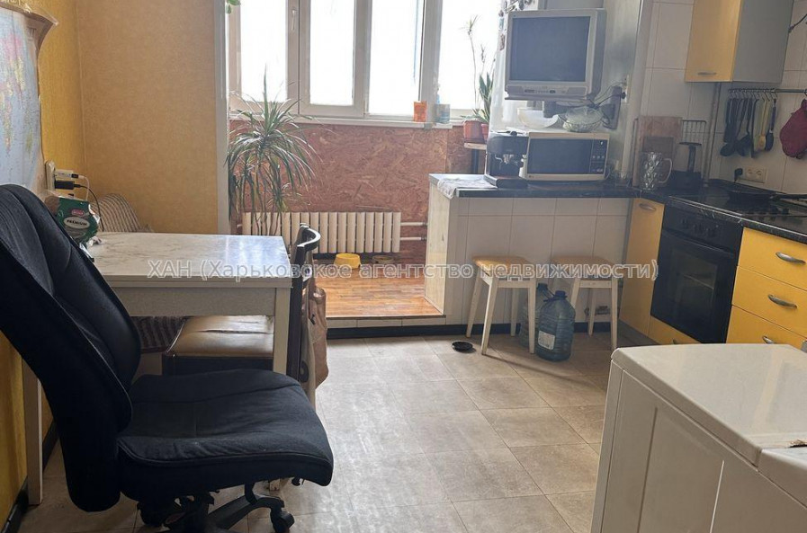 Продам квартиру, Людвига Свободы просп. , 4  ком., 90 м², капитальный ремонт 