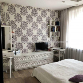 Продам квартиру, Библика ул. , 3 кім., 77 м², евроремонт