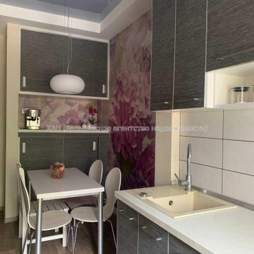 Продам квартиру, Библика ул. , 3  ком., 77 м², евроремонт 