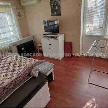 Продам квартиру, Юбилейный просп. , 2 кім., 38 м², капитальный ремонт 