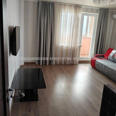 Сдам квартиру, Тракторостроителей просп. , 2  ком., 77 м², капитальный ремонт 