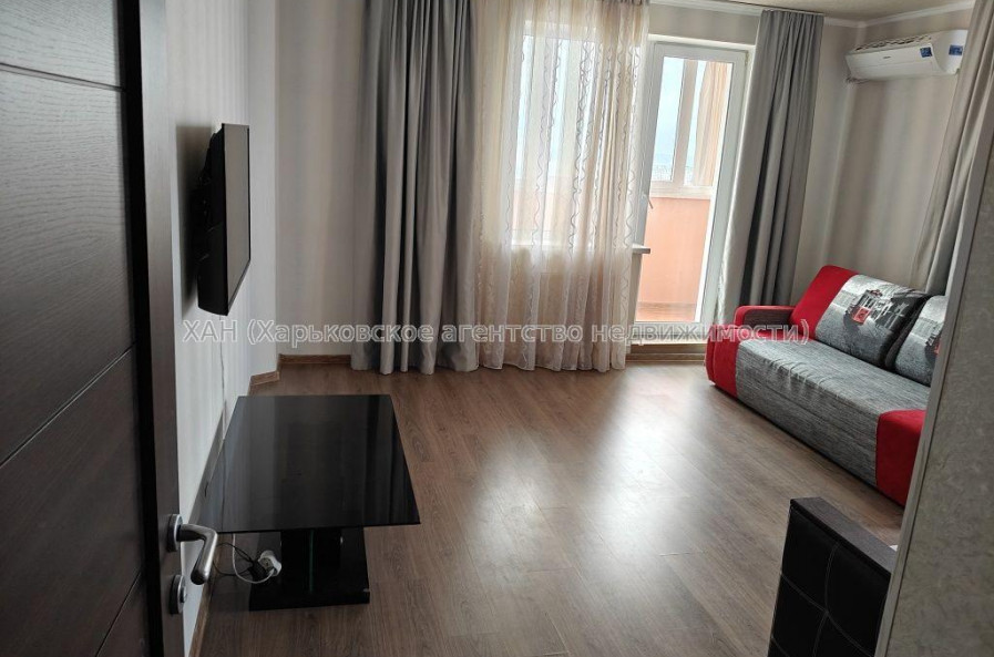 Сдам квартиру, Тракторостроителей просп. , 2  ком., 77 м², капитальный ремонт 