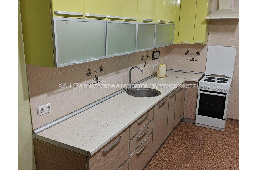 Сдам квартиру, Тракторостроителей просп. , 2  ком., 77 м², капитальный ремонт 