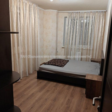 Сдам квартиру, Тракторостроителей просп. , 2  ком., 77 м², капитальный ремонт 