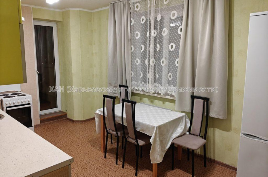 Сдам квартиру, Тракторостроителей просп. , 2  ком., 77 м², капитальный ремонт 