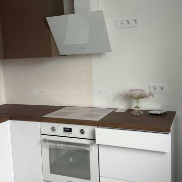 Продам квартиру, Яны Червоной ул. , 1  ком., 58 м², евроремонт 