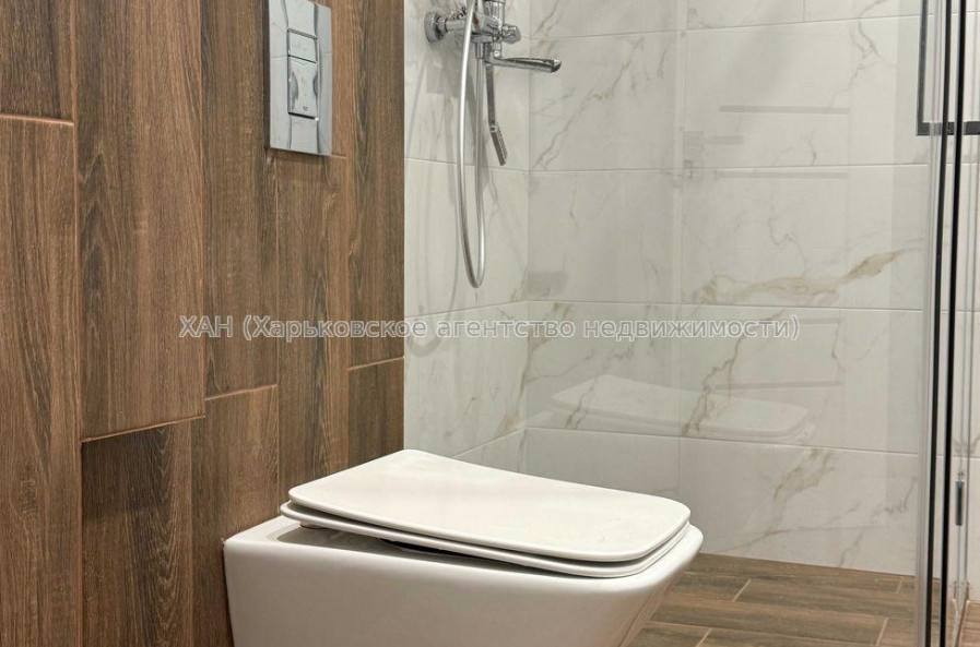 Продам квартиру, Яны Червоной ул. , 1 кім., 58 м², евроремонт 