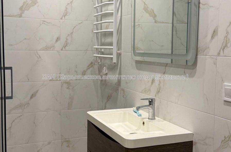 Продам квартиру, Яны Червоной ул. , 1 кім., 58 м², евроремонт 