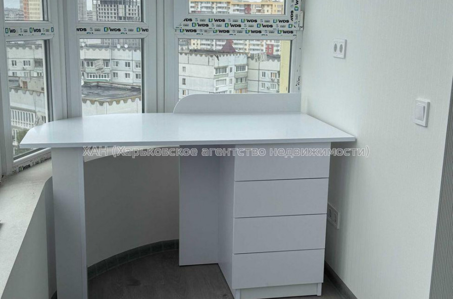 Продам квартиру, Яны Червоной ул. , 1 кім., 58 м², евроремонт 