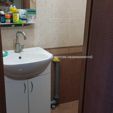 Продам квартиру, Мирослава Мисли ул. , 1 кім., 16.40 м², косметический ремонт 