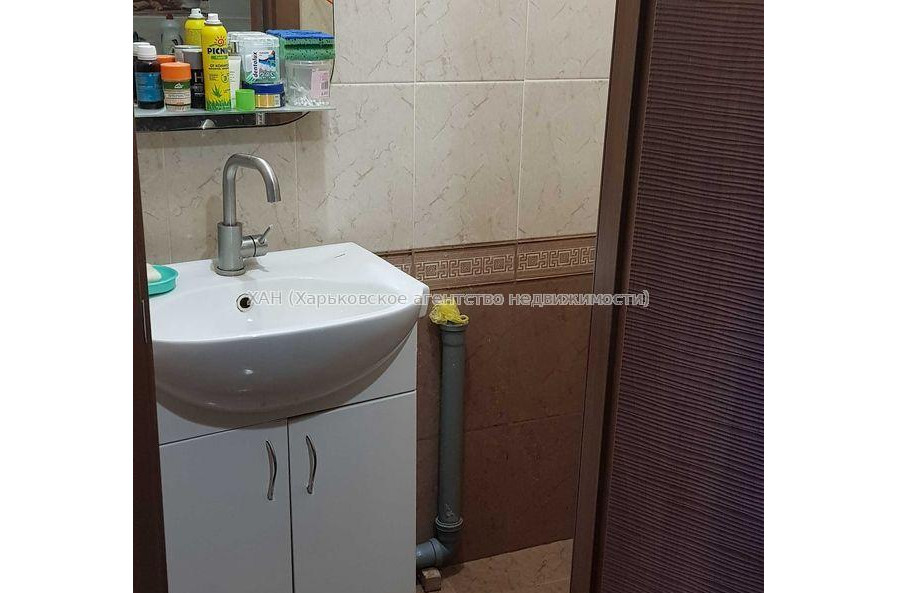 Продам квартиру, Мирослава Мисли ул. , 1 кім., 16.40 м², косметический ремонт 