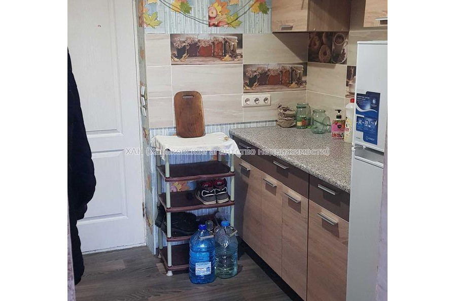 Продам квартиру, Мирослава Мисли ул. , 1 кім., 16.40 м², косметический ремонт 