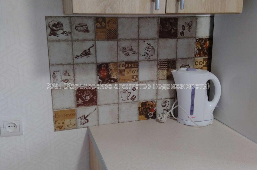 Продам квартиру, Юбилейный просп. , 1  ком., 11.20 м², капитальный ремонт 