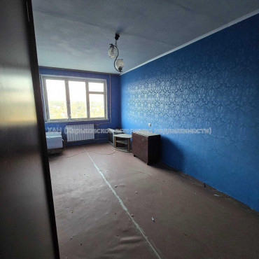 Продам квартиру, Золочевская ул. , 3 кім., 66 м², советский ремонт 