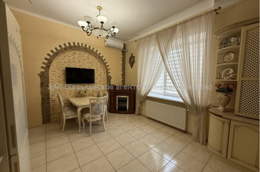 Продам квартиру, Майка Йохансена ул. , 4  ком., 160 м², евроремонт 