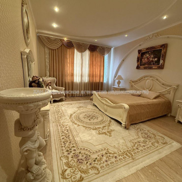 Продам квартиру, Майка Йохансена ул. , 4 кім., 160 м², евроремонт 